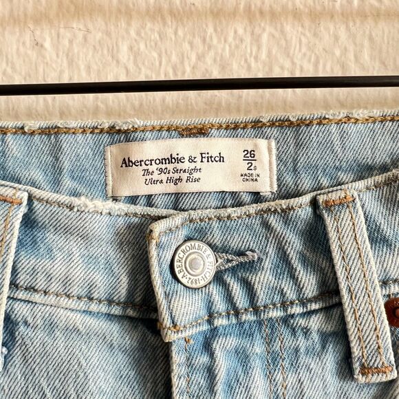 ABERCROMBIE & FITCH The 90s Straight Ultra High Rise Split Hem Jeans Womens 2/26 - Picture 5 of 6